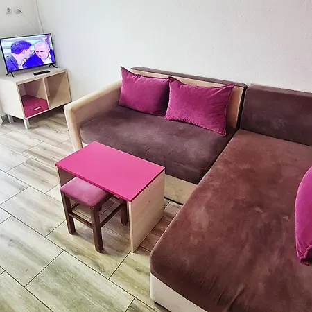 Apartment Aleksandra 2 10 *