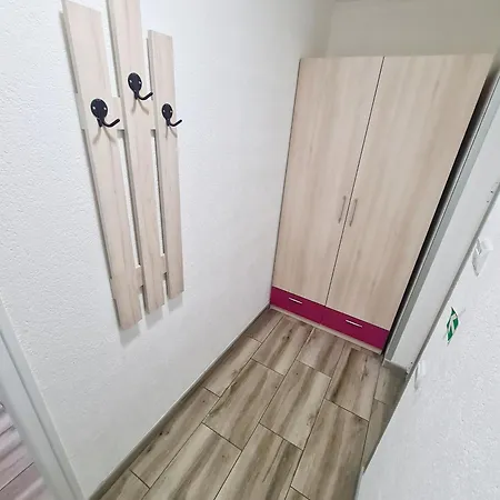 Aleksandra 2 10 *