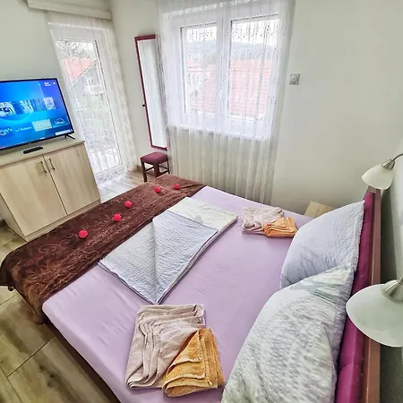 Aleksandra 2 10 Apartment